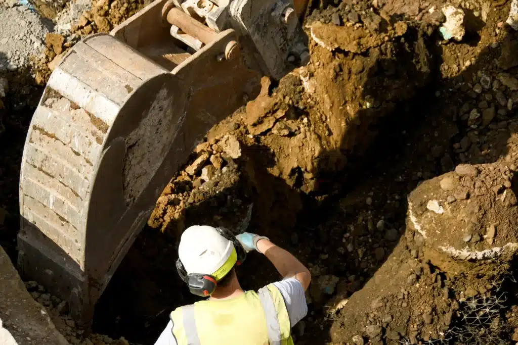 Operative Carrying Out Safe Excavation & Trenching
